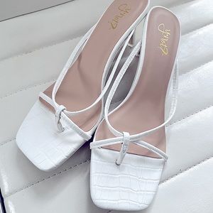 Kitten heeled sandals white